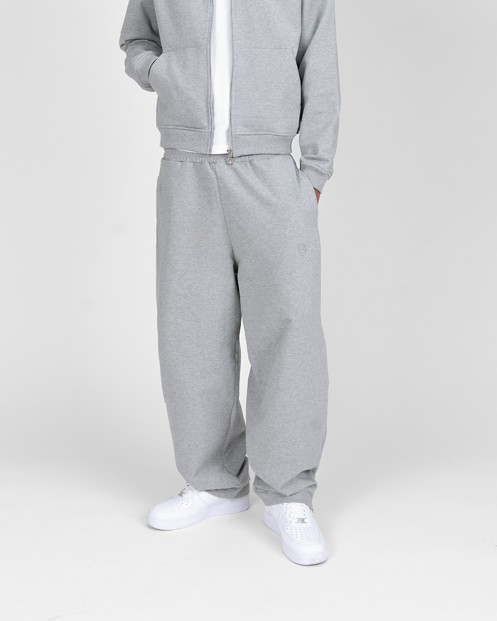 ZIP JOGGER - GREY NEU