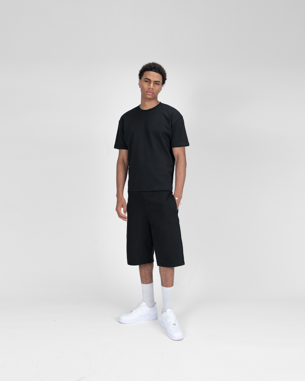 REGULAR T-SHIRT - BLACK