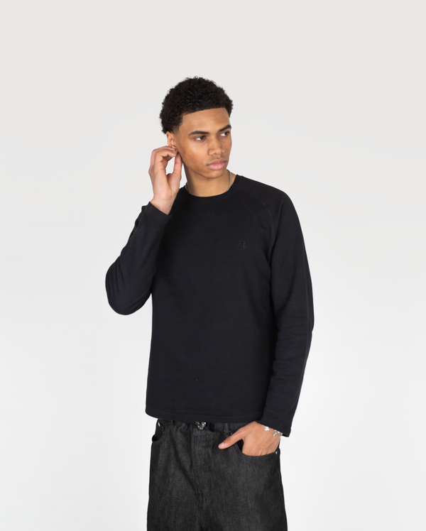BLACK LONGSLEEVE