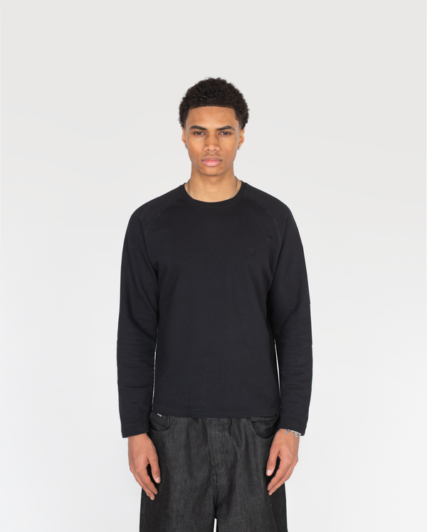 BLACK LONGSLEEVE